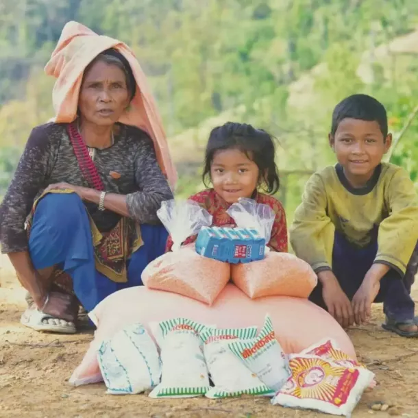 Nothilfeaktionen in Nepal organisiert von Back to Life e.V.